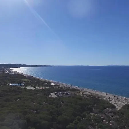 高尔夫阿心那拉营地旅馆