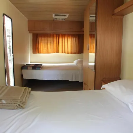 高尔夫阿心那拉营地旅馆